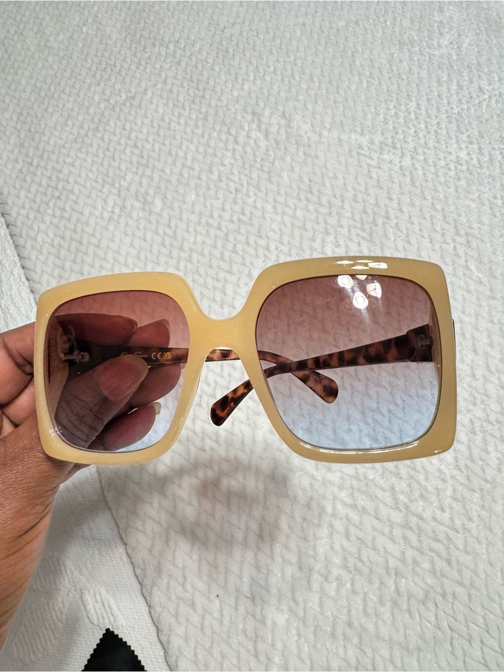 Jessica Simpson Oversized Square Sunglasses in Beige with Tortoiseshell Arms